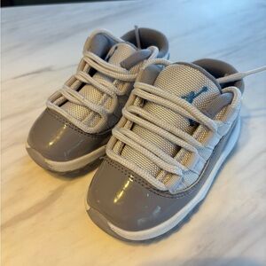 Nike jordan 11 low cement